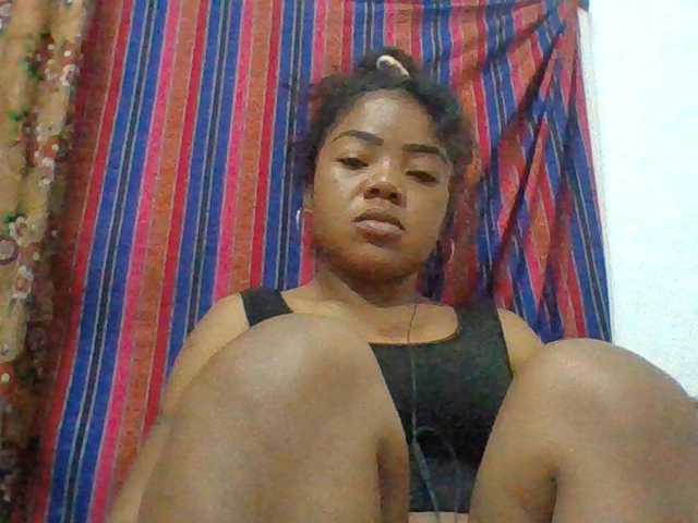 Elyah1a live cam on BongaCams