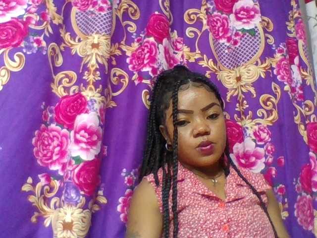 Elyah1a live cam on BongaCams