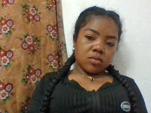 Elyah1a live cam on BongaCams
