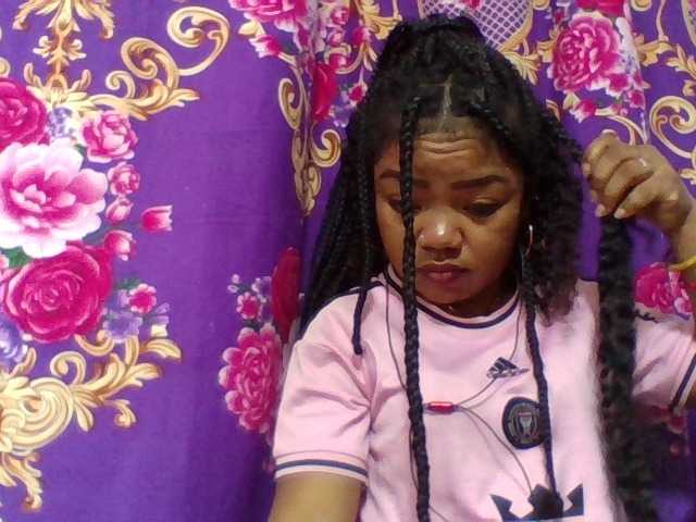 Elyah1a live cam on BongaCams