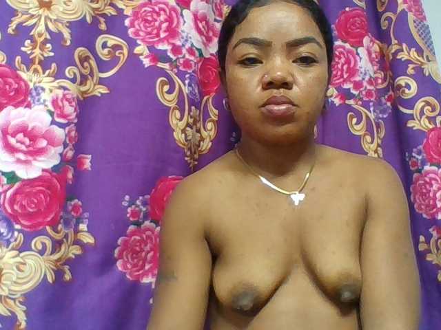 Elyah1a live cam on BongaCams