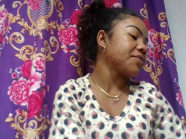 Elyah1a live cam on BongaCams