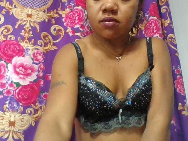 Elyah1a live cam on BongaCams