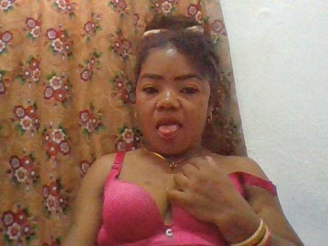 Elyah1a live cam on BongaCams