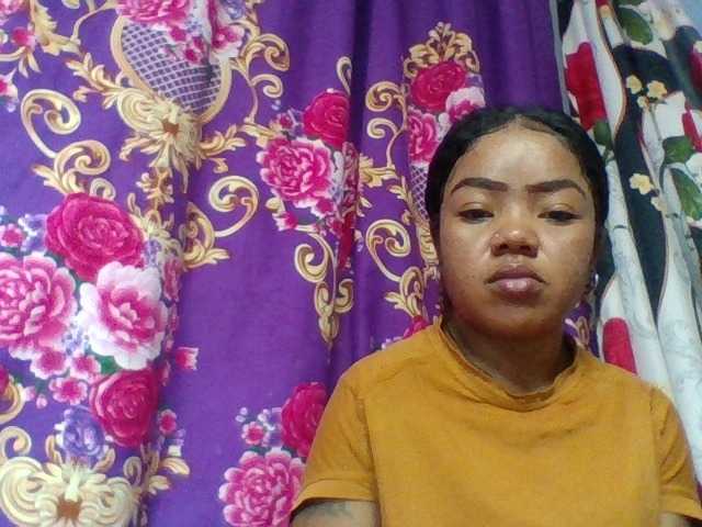 Elyah1a live cam on BongaCams