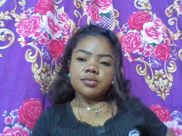 Elyah1a live cam on BongaCams