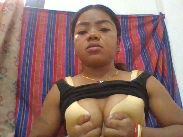 Elyah1a live cam on BongaCams