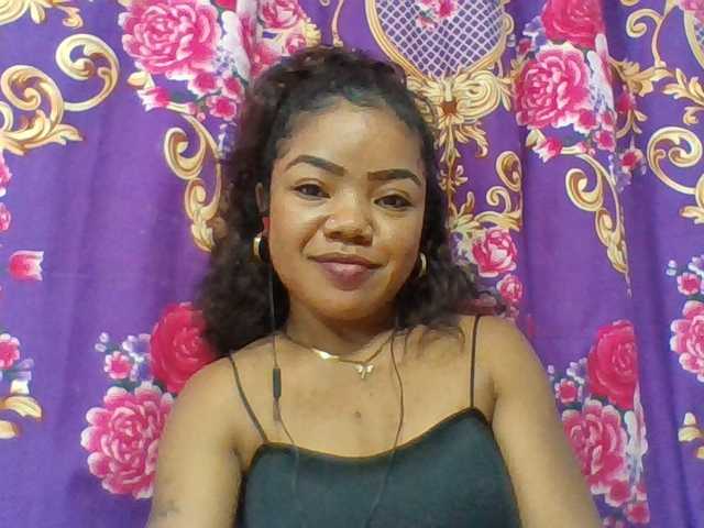 Elyah1a live cam on BongaCams