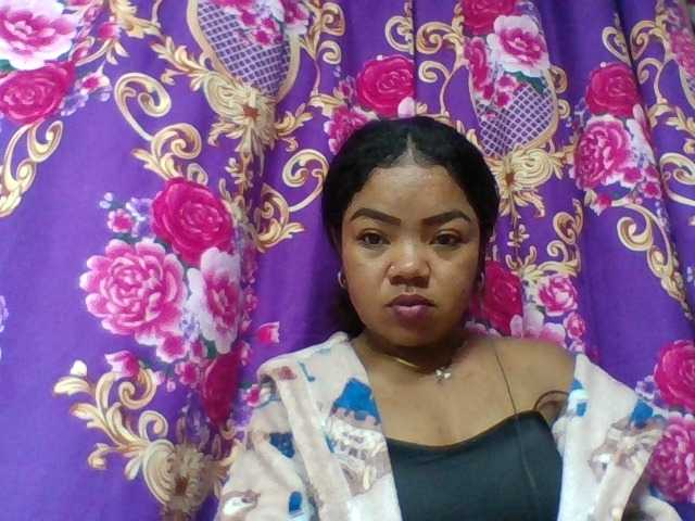Elyah1a live cam on BongaCams