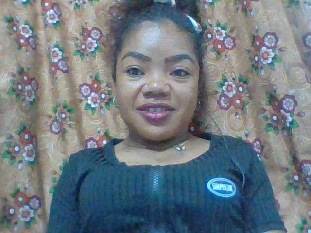 Elyah1a live cam on BongaCams