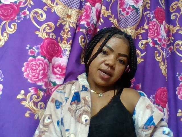 Elyah1a live cam on BongaCams