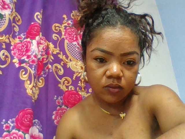 Elyah1a live cam on BongaCams