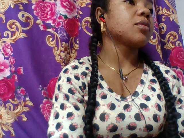 Elyah1a live cam on BongaCams