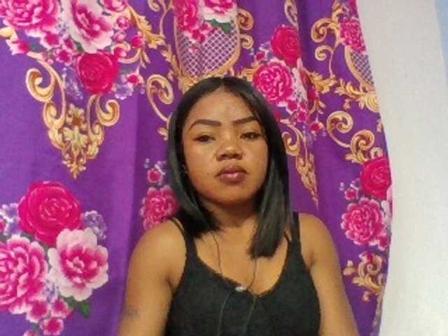 Elyah1a live cam on BongaCams