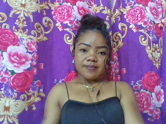 Elyah1a live cam on BongaCams
