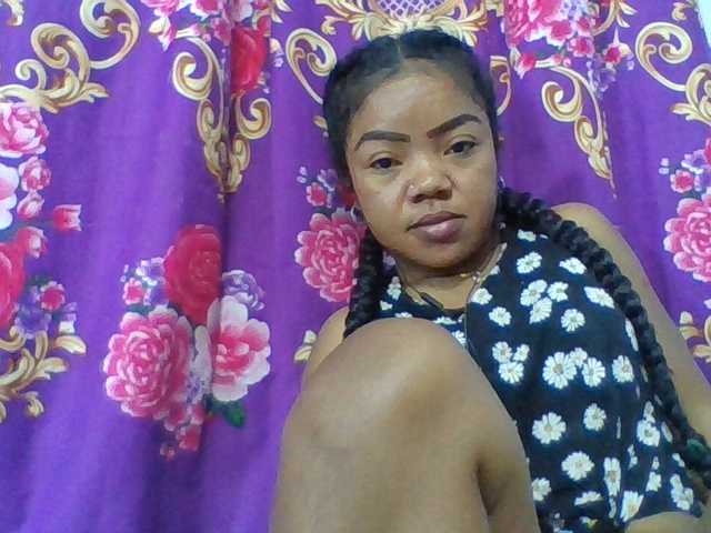 Elyah1a live cam on BongaCams