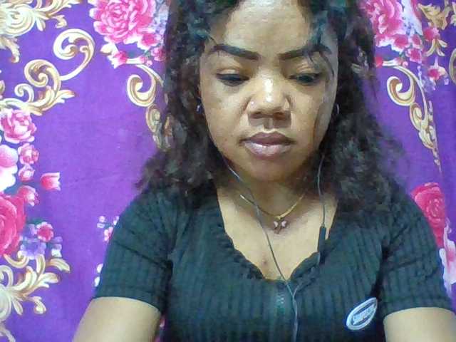 Elyah1a live cam on BongaCams
