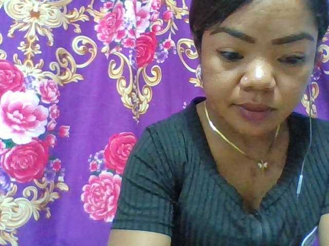 Elyah1a live cam on BongaCams