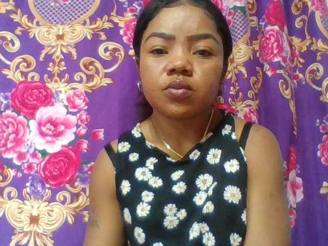 Elyah1a live cam on BongaCams