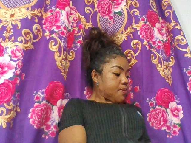 Elyah1a live cam on BongaCams