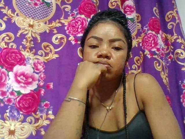 Elyah1a live cam on BongaCams