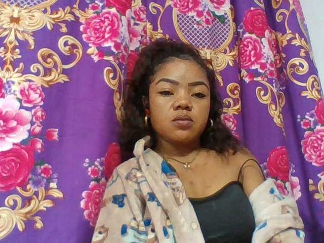 Elyah1a live cam on BongaCams