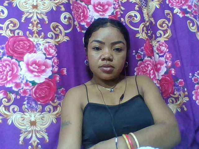 Elyah1a live cam on BongaCams