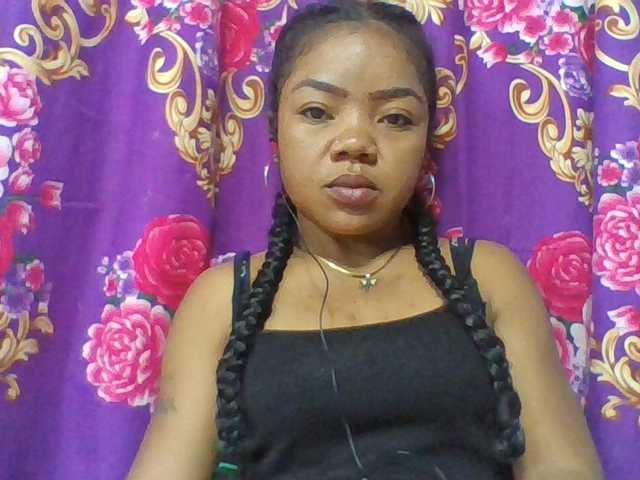 Elyah1a live cam on BongaCams