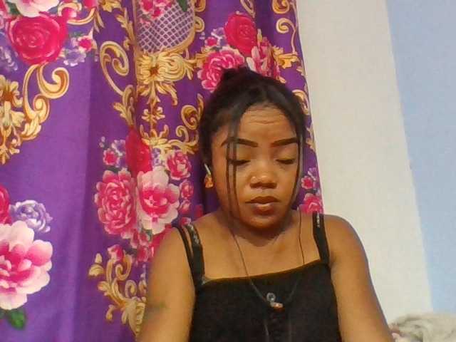 Elyah1a live cam on BongaCams