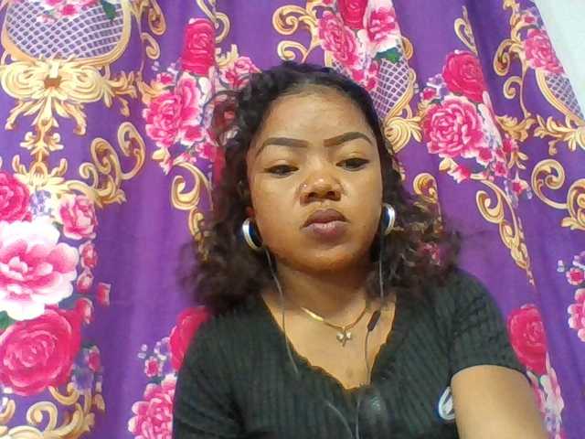 Elyah1a live cam on BongaCams