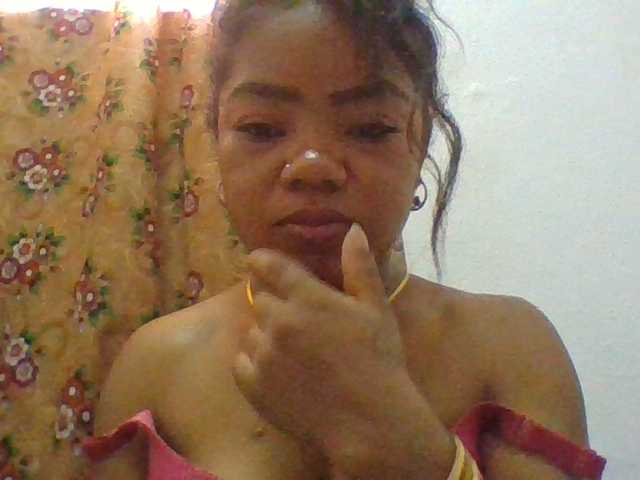 Elyah1a live cam on BongaCams