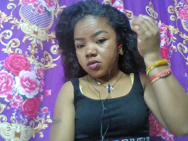 Elyah1a live cam on BongaCams