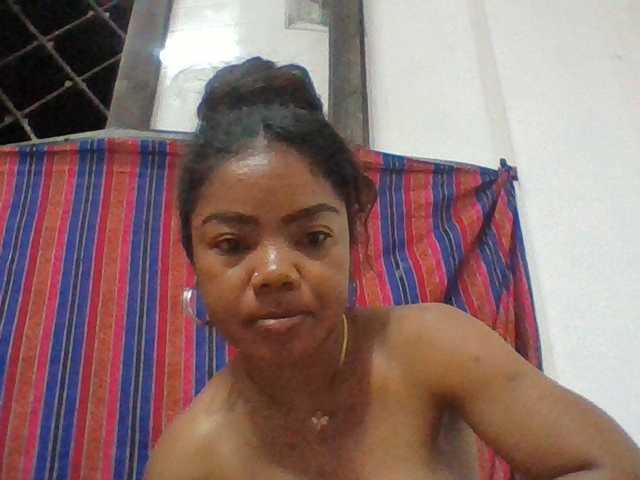 Elyah1a live cam on BongaCams