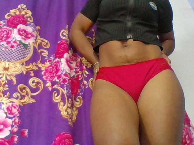 Elyah1a live cam on BongaCams