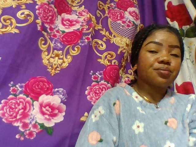 Elyah1a live cam on BongaCams