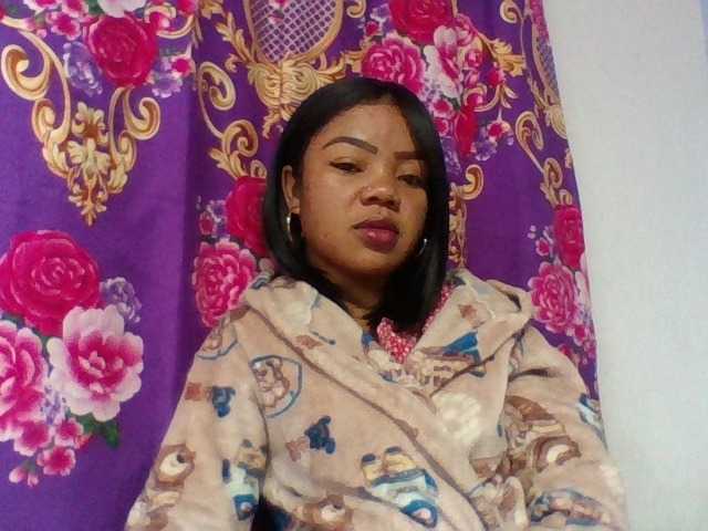 Elyah1a live cam on BongaCams