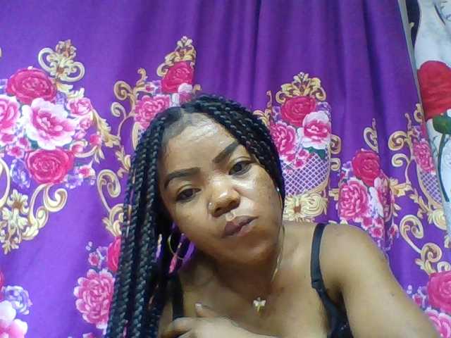 Elyah1a live cam on BongaCams