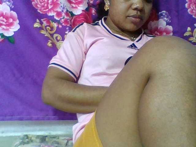 Elyah1a live cam on BongaCams