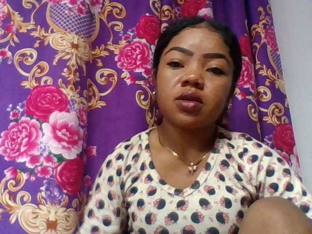 Elyah1a live cam on BongaCams