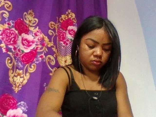 Elyah1a live cam on BongaCams