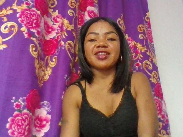 Elyah1a live cam on BongaCams