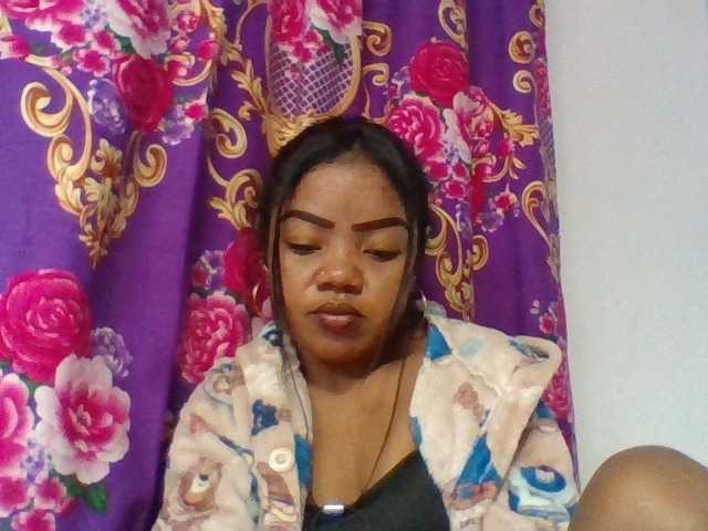 Elyah1a live cam on BongaCams