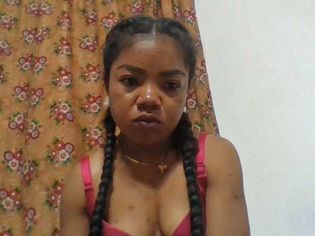 Elyah1a live cam on BongaCams