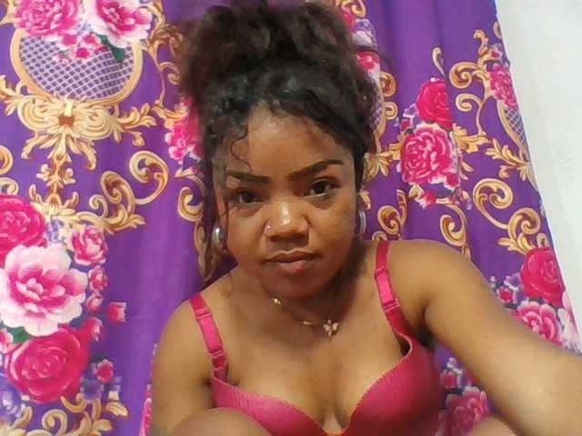 Elyah1a live cam on BongaCams