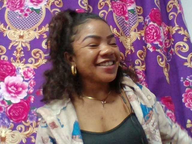 Elyah1a live cam on BongaCams