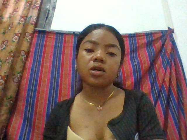 Elyah1a live cam on BongaCams