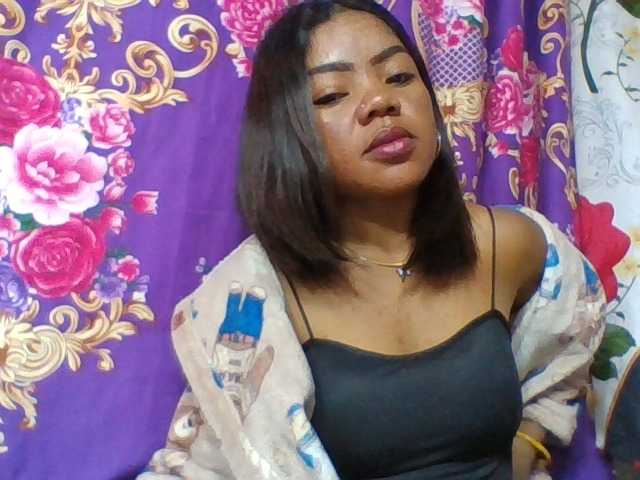 Elyah1a live cam on BongaCams