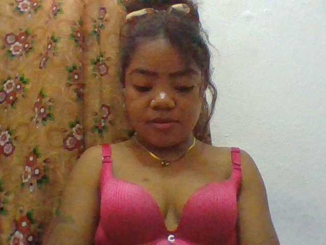 Elyah1a live cam on BongaCams