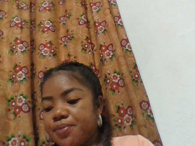 Elyah1a live cam on BongaCams
