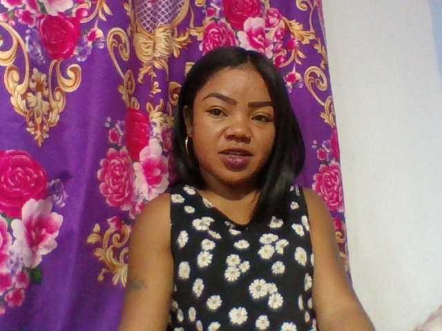 Elyah1a live cam on BongaCams